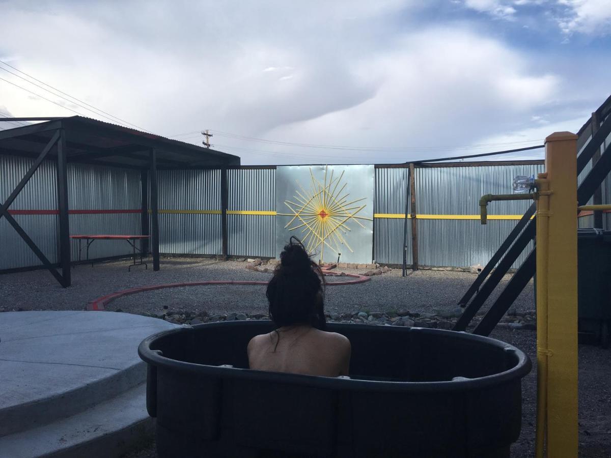 Space Castle: A 1950S Gas Station Transformed Into An Art Themed Wonderland Truth or Consequences Exterior foto