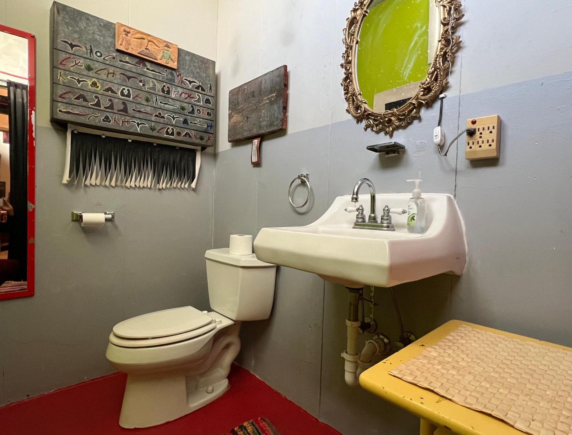 Space Castle: A 1950S Gas Station Transformed Into An Art Themed Wonderland Truth or Consequences Exterior foto